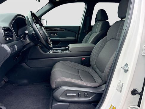 Certified 2025 Honda Pilot Sport image 23