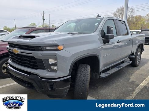 Used 2025 Chevrolet Silverado 2500 Custom w/ Custom Value Package image 1