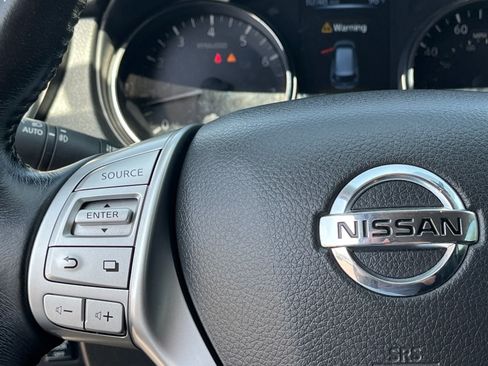Used 2016 Nissan Rogue SL FWD image 19