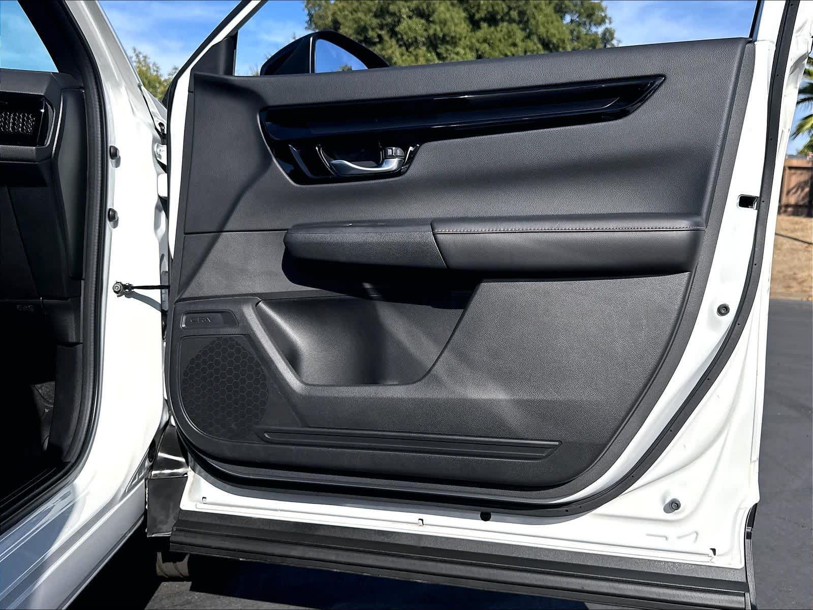 Used 2025 Honda CR-V Sport Touring image 27