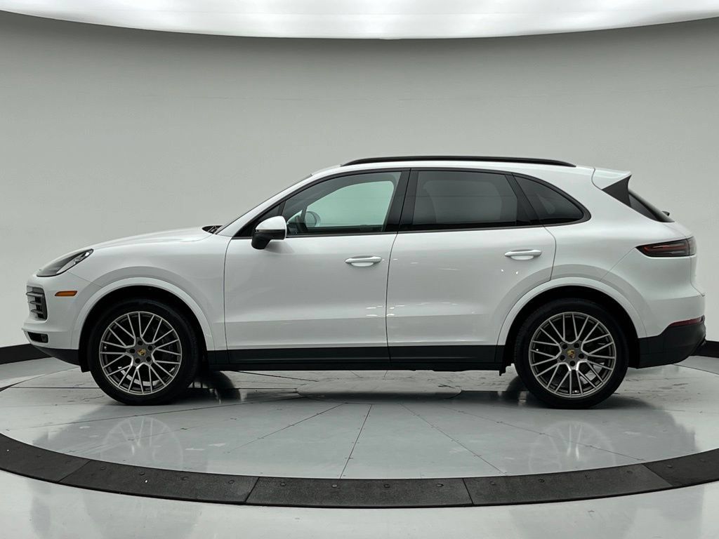 Certified 2023 Porsche Cayenne AWD/4WD image 2