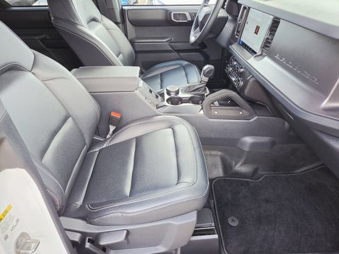 Used 2026 Ford Bronco Badlands AWD/4WD image 13
