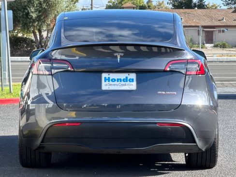 Used 2022 Tesla Model Y Performance AWD/4WD image 10
