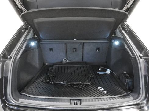 Used 2023 Audi Q4 e-tron Prestige image 10