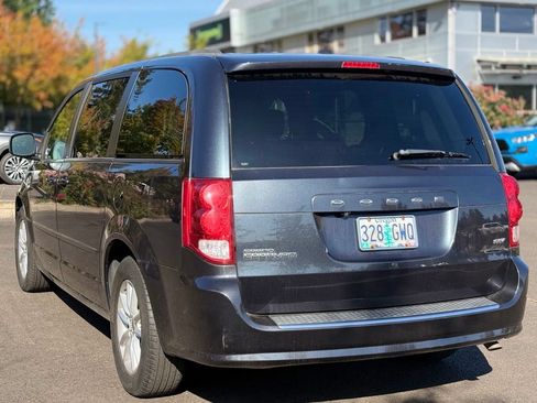 Used 2014 Dodge Grand Caravan SXT w/ UConnect Hands-Free Group FWD image 3