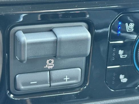 New 2025 Chevrolet Silverado 1500 LTZ w/ Technology Package image 19