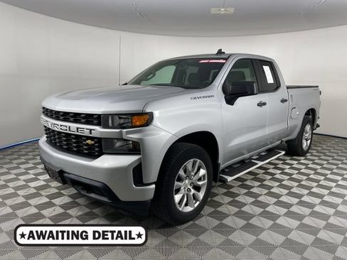 Used 2020 Chevrolet Silverado 1500 Custom w/ Custom Value Package AWD/4WD image 1