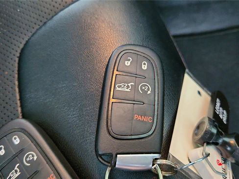 Used 2022 Jeep Cherokee Limited image 30