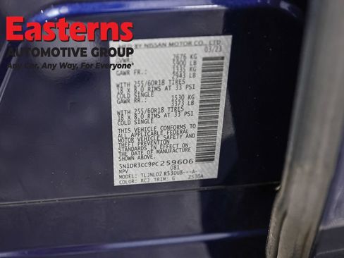 Used 2023 Nissan Pathfinder SL AWD/4WD image 36