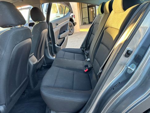 Used 2019 Hyundai Elantra SEL w/ Cargo Package image 17