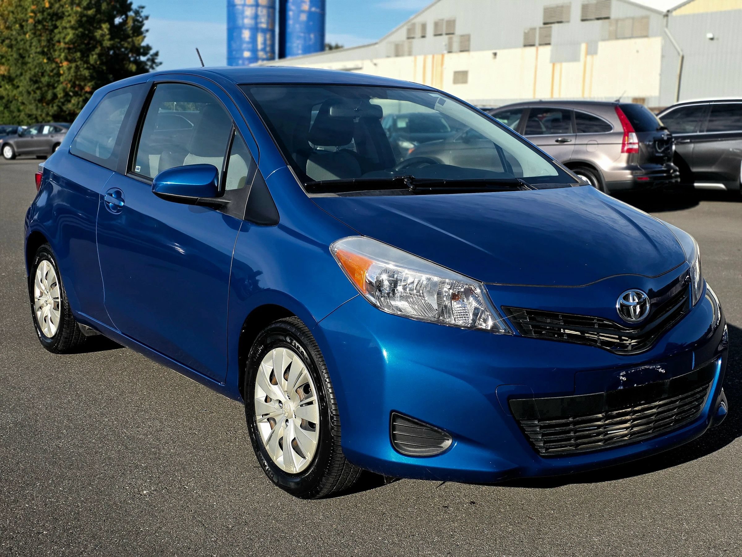 Used 2013 Toyota Yaris L FWD image 1