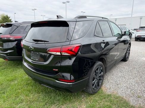 Used 2023 Chevrolet Equinox RS image 2