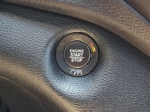 Used 2019 Jeep Cherokee Limited AWD/4WD image 27