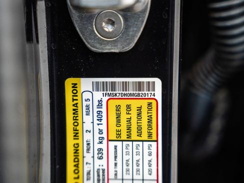 Used 2021 Ford Explorer XLT w/ Equipment Group 202A image 40