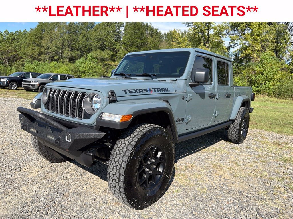 Used 2024 Jeep Gladiator Sport AWD/4WD image 3