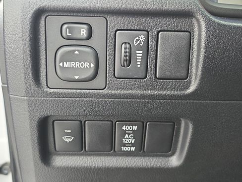 Used 2018 Toyota 4Runner SR5 Premium image 23