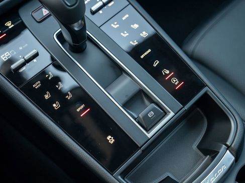 New 2026 Porsche Macan image 20