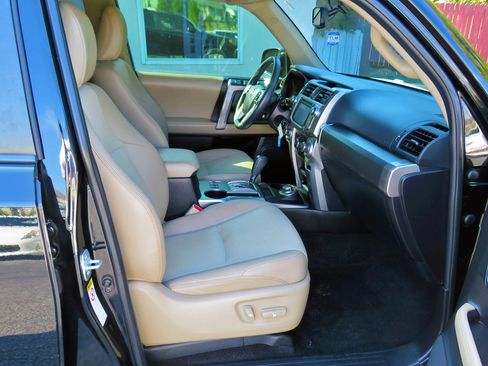 Used 2016 Toyota 4Runner Limited image 21