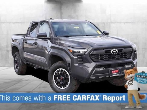 Used 2024 Toyota Tacoma TRD Off-Road image 2