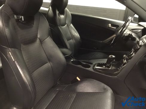 Used 2015 Hyundai Genesis 3.8 RWD image 27