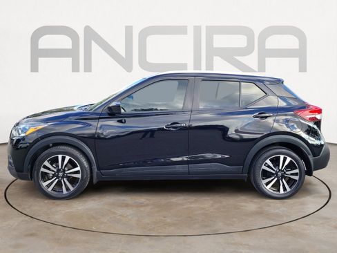 Used 2019 Nissan Kicks SV image 11