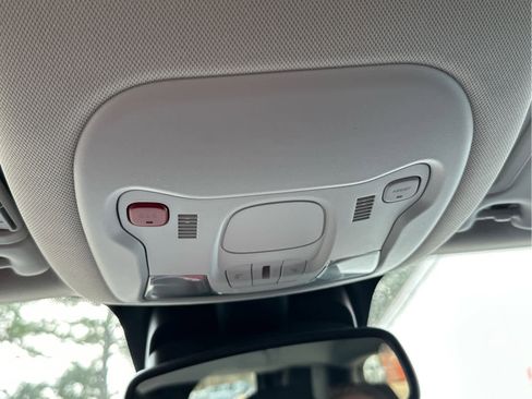 Used 2022 Jeep Renegade Latitude w/ Convenience Group image 41