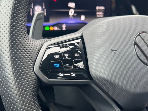 Used 2023 Volkswagen Golf 20th Anniversary Edition image 22