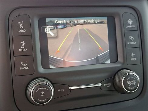 Used 2024 RAM 2500 Tradesman w/ Chrome Appearance Group image 17