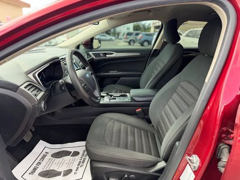 Used 2019 Ford Fusion SE FWD image 20
