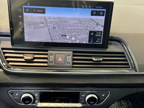 Used 2025 Audi SQ5 Prestige w/ Prestige Package AWD/4WD image 13