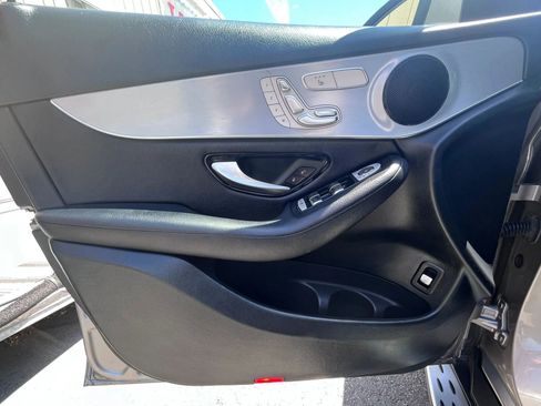 Used 2019 Mercedes-Benz GLC 300 image 9