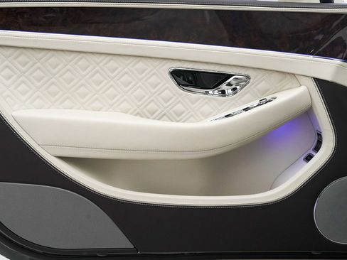 Used 2023 Bentley Continental GT Azure image 12