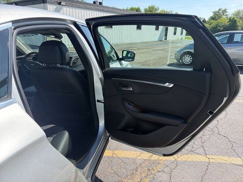 Used 2014 Chevrolet Impala LT FWD image 27