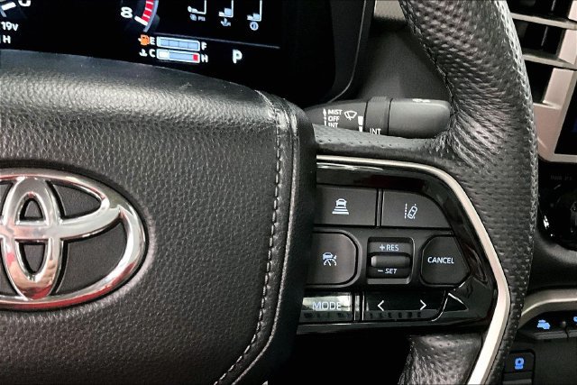 Used 2024 Toyota Tundra Limited AWD/4WD image 29