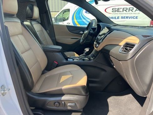 Used 2023 Chevrolet Equinox Premier image 11