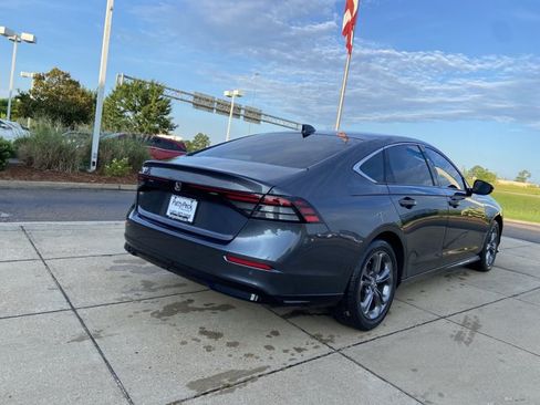 Used 2023 Honda Accord EX-L image 11