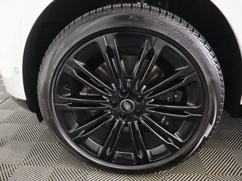 Used 2024 Land Rover Range Rover Autobiography image 31