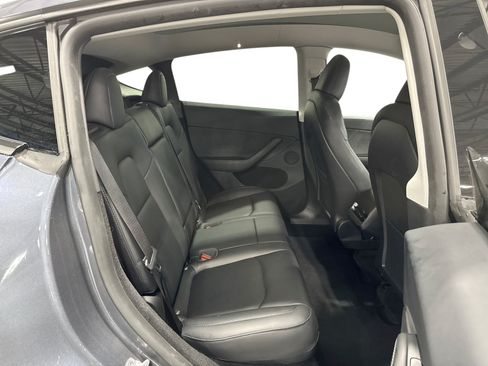 Certified 2023 Tesla Model Y Long Range AWD/4WD image 11