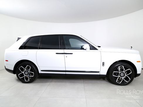 Used 2023 Rolls-Royce Cullinan Black Badge w/ Driver's Package image 10