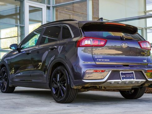 Used 2018 Kia Niro EX w/ EX Touring Graphite Edition FWD image 10
