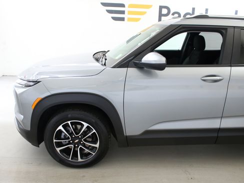 Used 2025 Chevrolet TrailBlazer LT w/ Convenience Package image 5