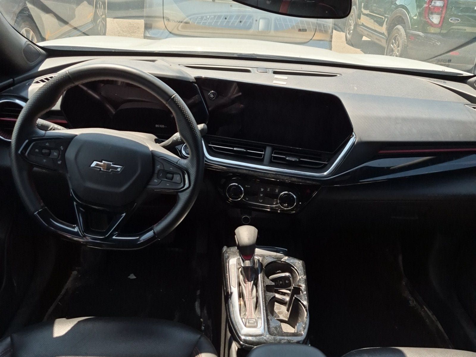Used 2024 Chevrolet Trax RS w/ Sunroof Package FWD image 8