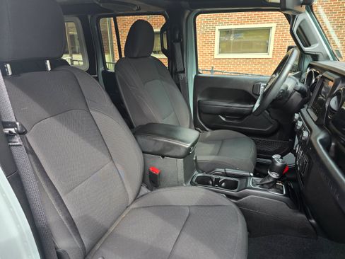 Used 2023 Jeep Wrangler Unlimited Sport AWD/4WD image 12