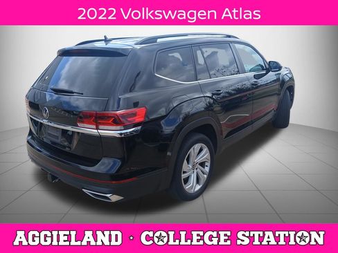 Used 2022 Volkswagen Atlas SE w/ Panoramic Sunroof Package image 2