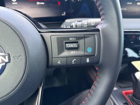 Certified 2025 Nissan Kicks SR FWD image 31