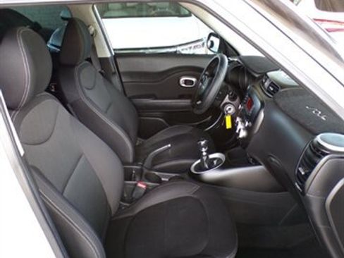 Used 2015 Kia Soul FWD image 26