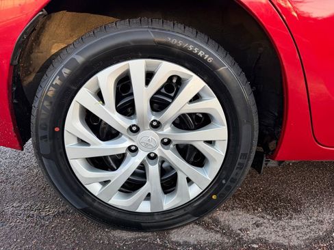 Used 2019 Toyota Corolla LE image 11