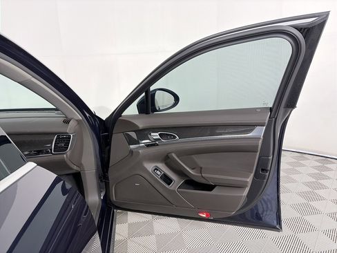 Used 2015 Porsche Panamera 4S image 29