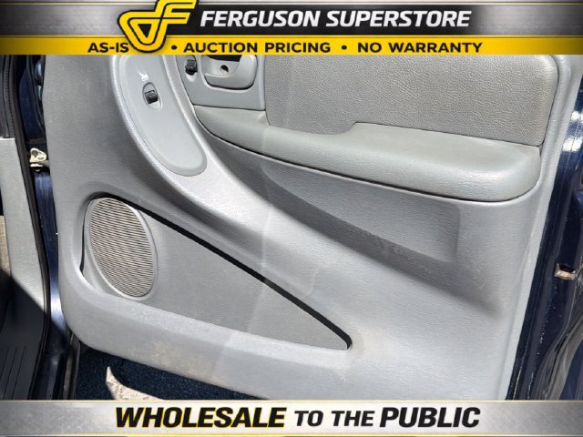 Used 2005 Chrysler Town & Country Touring FWD image 22