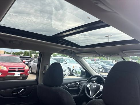 Used 2016 Nissan Rogue SV w/ SV Moonroof Package AWD/4WD image 34